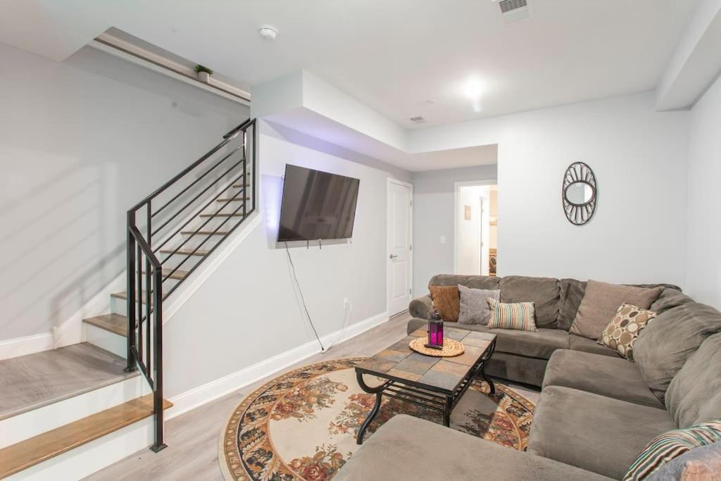 Brand New Dbl Unit Roofdeck Outdoor Patio * Philadelphia