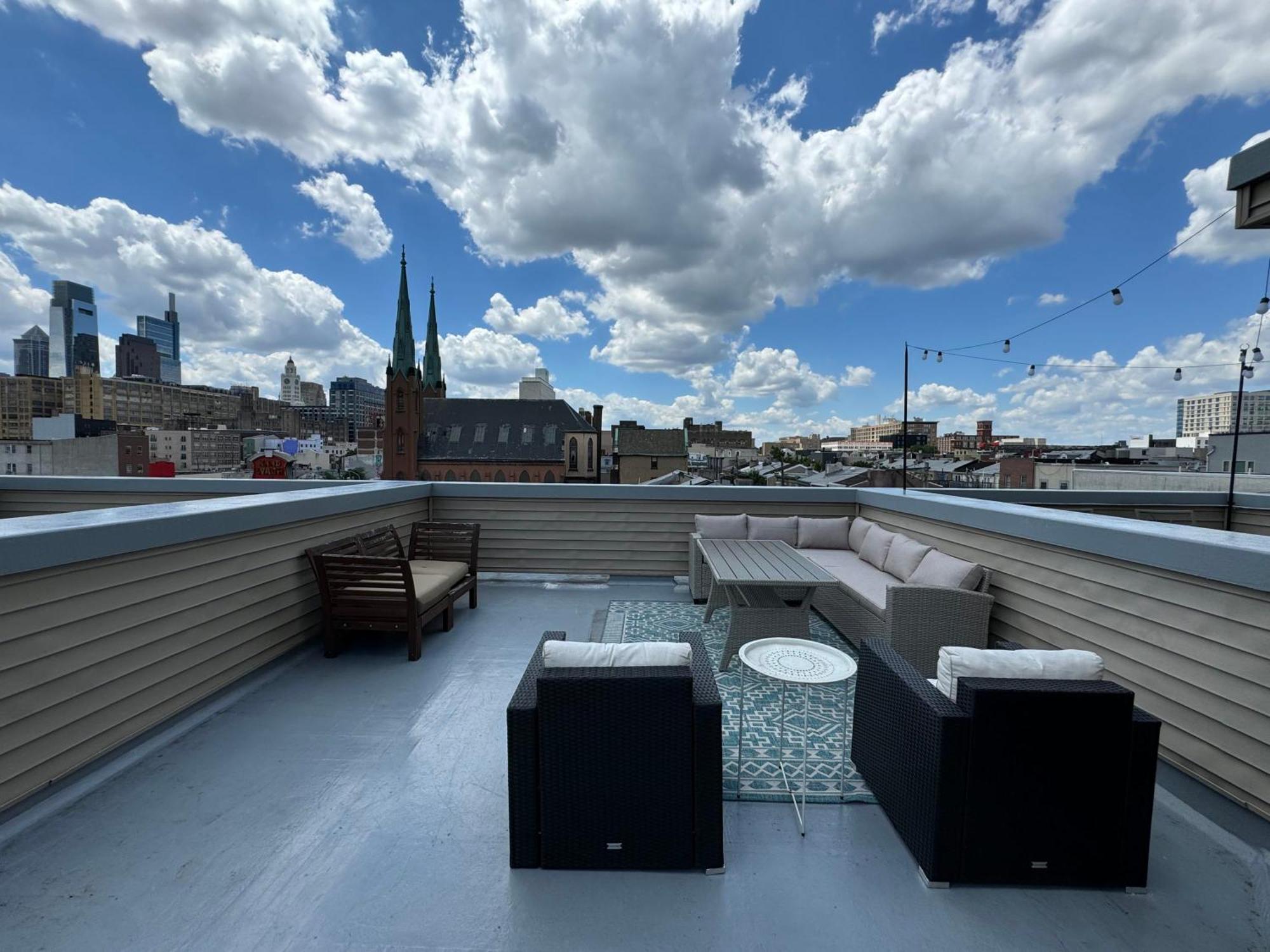 Brand New Dbl Unit Roofdeck Outdoor Patio * Philadelphia