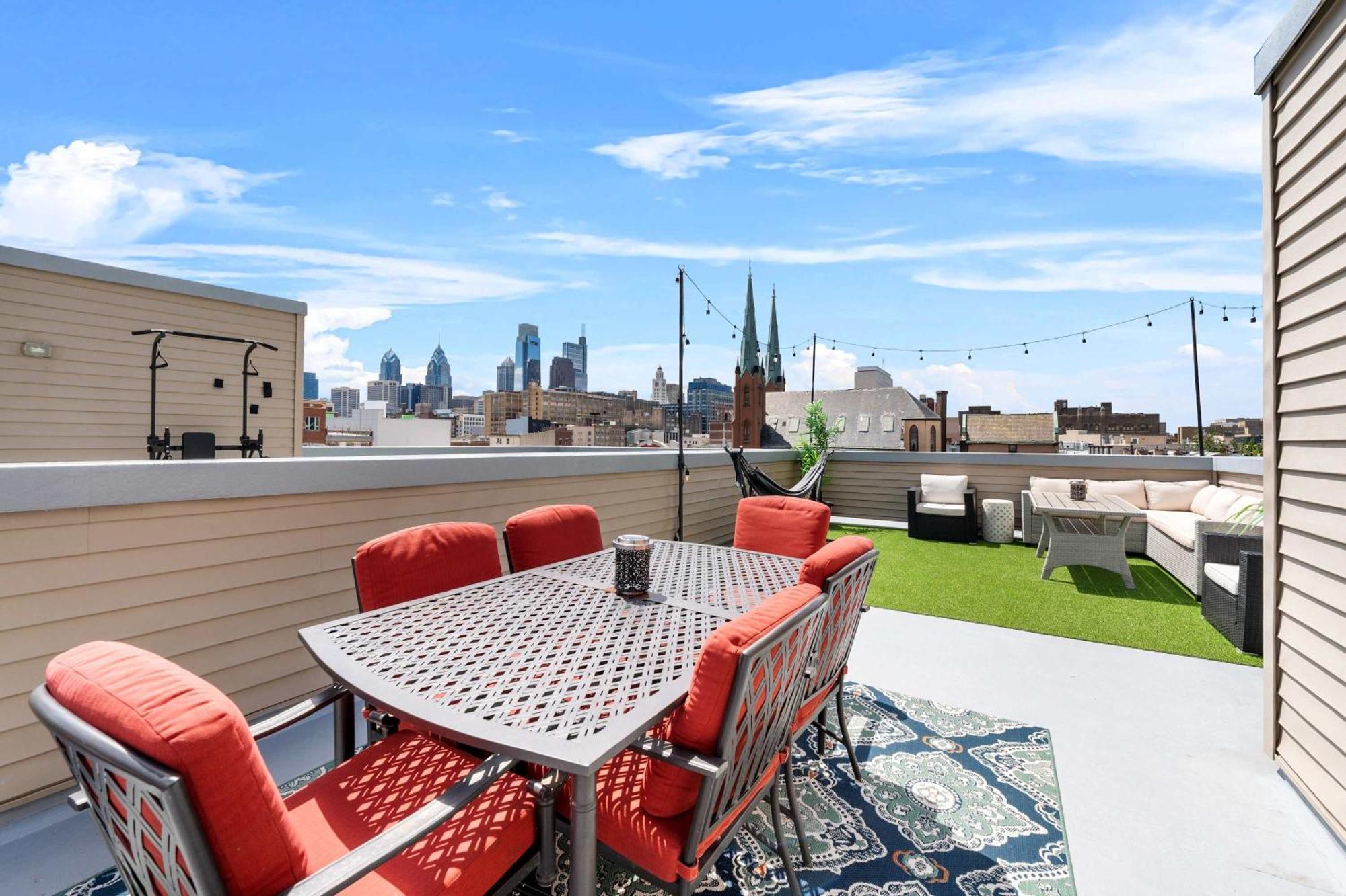 Brand New Dbl Unit Roofdeck Outdoor Patio * Filadelfia